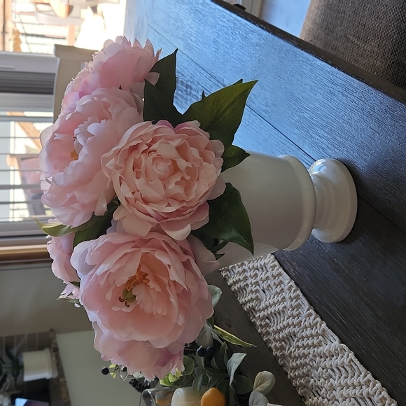 Faux Floral Arrangement - Picture 2 of 3